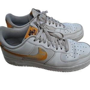 Nike Air Force 1 '07 FN3419 -100 Men’s Trainers Sneakers Size 11 White/Orange